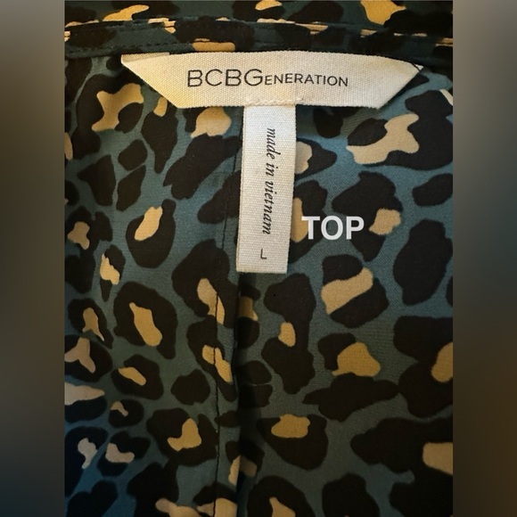 BCBG two piece shirt and skirt set size L/10 - Picture 8 of 9